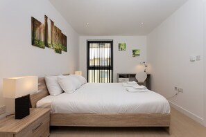 Căn hộ Executive, nhiều giường | Bộ đồ giường cao cấp, nệm cao su hoạt tính (memory foam) 
