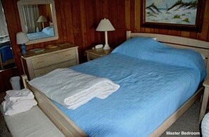 4 bedrooms, iron/ironing board, free WiFi