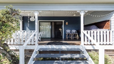 Wooli House - Cosy cottage overlooking the river