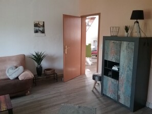 Flat-screen TV, books - Apartment "Hans" on the Szczecin Lagoon Meck / Pom Ueckermünde / Bellin (Ueckermünde)