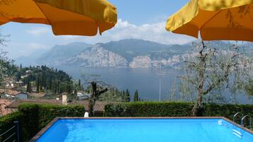 Piscina all'aperto