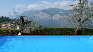 Piscina all'aperto