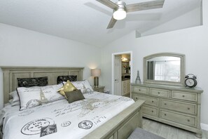 3 chambres, fer et planche à repasser, Wi-Fi gratuit, draps fournis