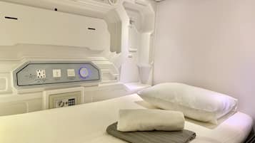 Basic Shared Dormitory, Mixed Dorm | In-room safe, free WiFi, bed sheets