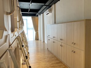 Dormitório compartilhado básico, em dormitório misto | Cofres nos quartos, Wi-Fi de cortesia, roupa de cama