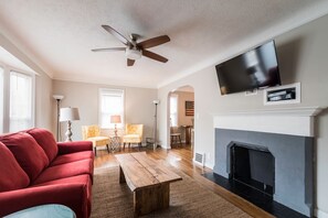 Smart TV, fireplace, DVD player - Completely Remodeled Exterior And Interior - We're Ready To Host You !  (Cleveland Heights)