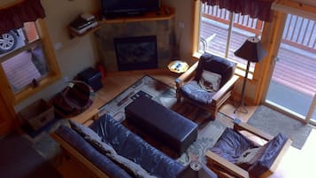 TV, fireplace, video games, DVD player