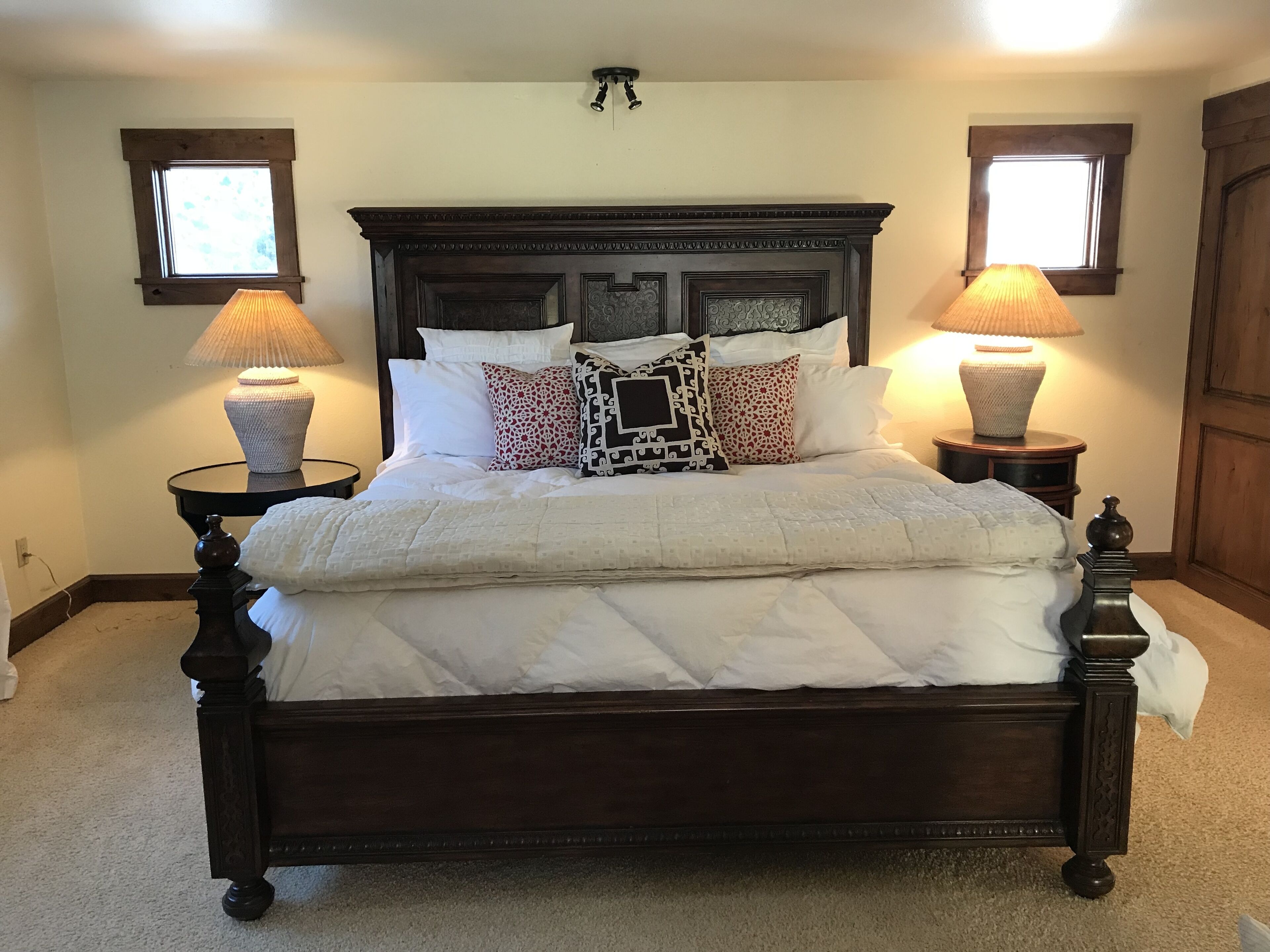 One bedroom en suite with own bath with outstanding views of the mountains