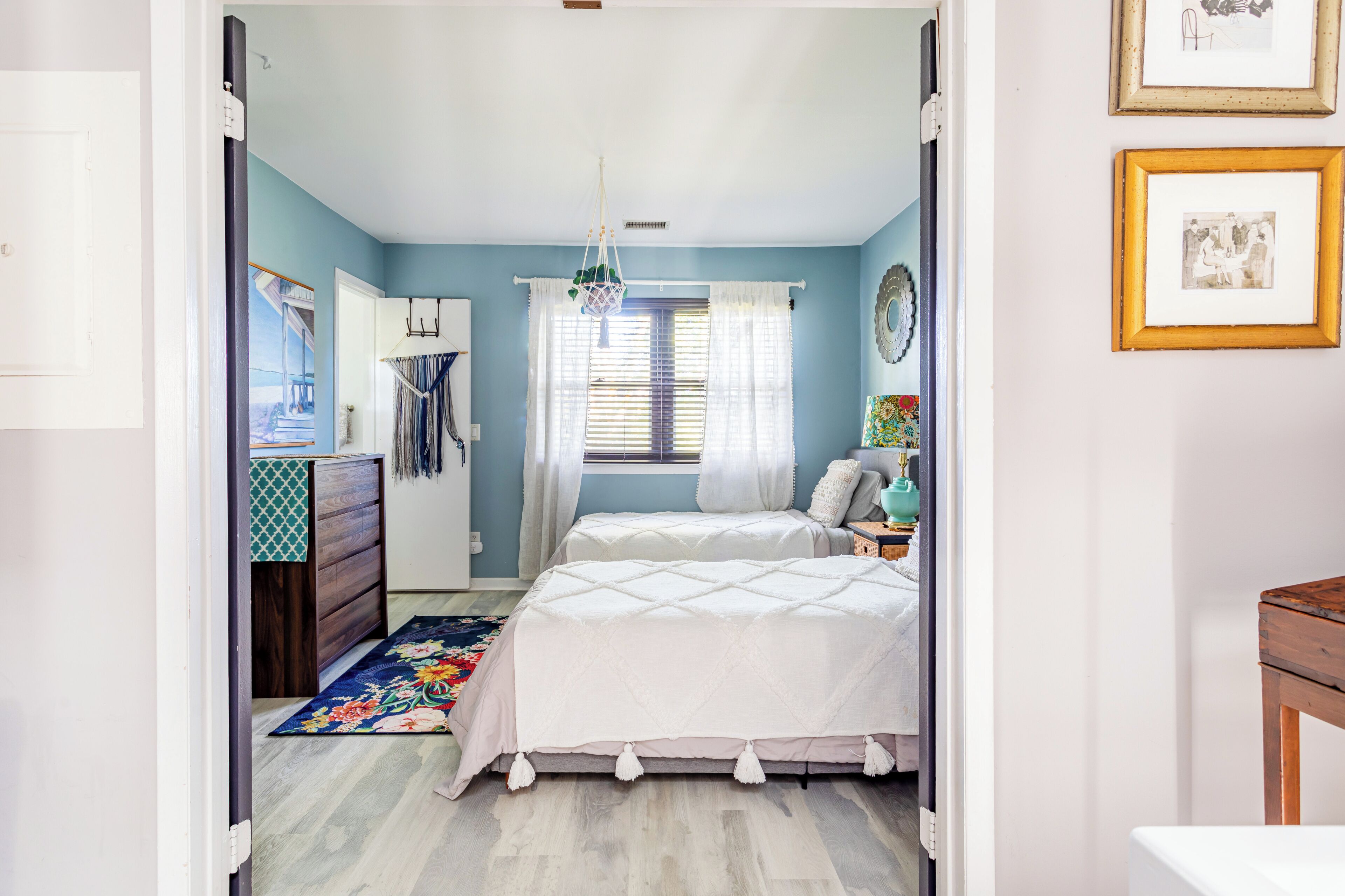 2 habitaciones, tabla de planchar con plancha y wifi gratis 