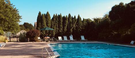 Et oppvarmet basseng