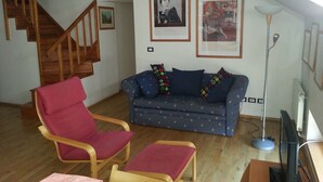 Apartment, 3 Bedrooms (and Living Room) | Living room | 32-inch Smart TV with cable channels, TV - Praga Town Center (Prague)