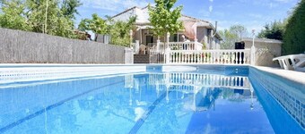 Villa with private pool, barbecue and WIFI