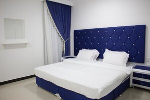 Blackout drapes, iron/ironing board, free WiFi, bed sheets - Alrayyan Hotel Apartments (Seeb)