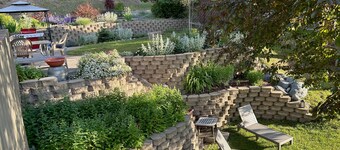 Spacious 2-Story Close to Lake-Marina-Fishing; 2 dogs-A/C-Mountain View