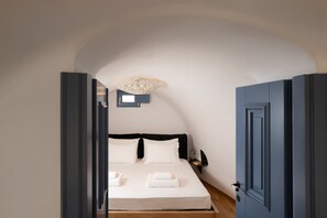 3 bedrooms, in-room safe, desk, iron/ironing board