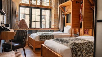 Premium bedding, in-room safe, cots/infant beds, free WiFi