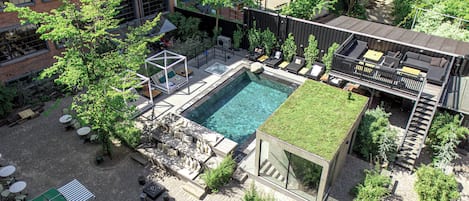 Outdoor pool, a heated pool