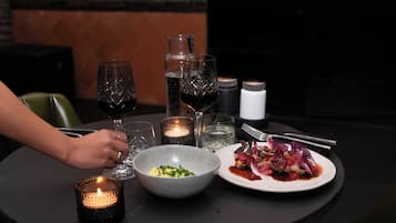 Frokost, lunsj, middag og brunsj serveres
