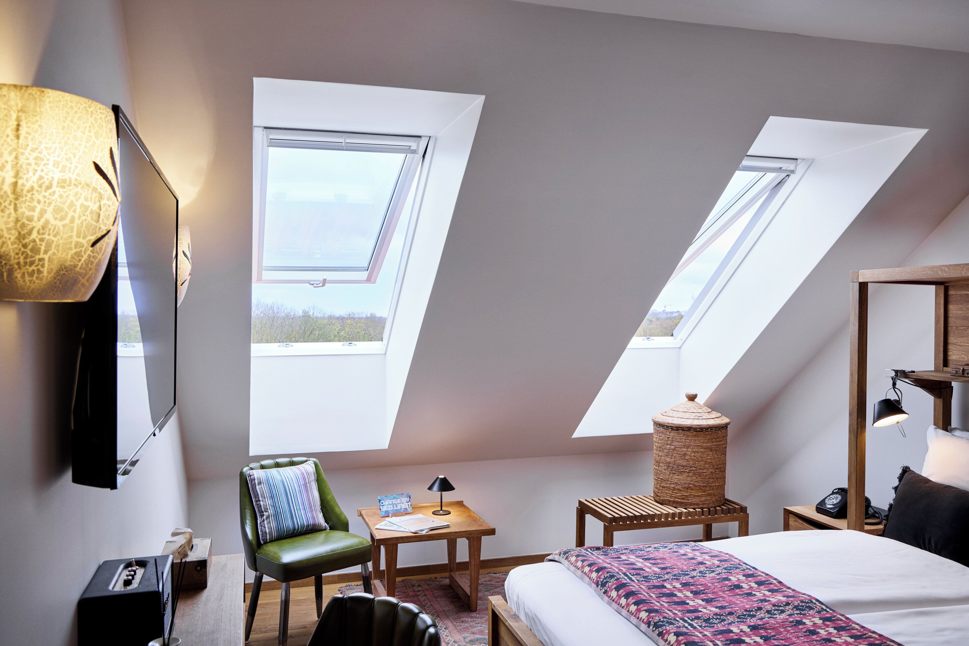 Premium bedding, in-room safe, free WiFi, bed sheets