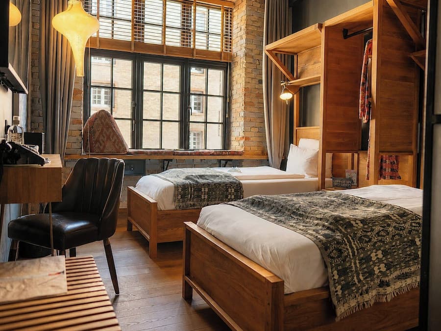 Habitación con 2 camas individuales, 2 camas individuales, no fumadores, Servicio de limpieza | Ropa de cama de alta calidad, caja fuerte, cunas (de pago) y wifi gratis