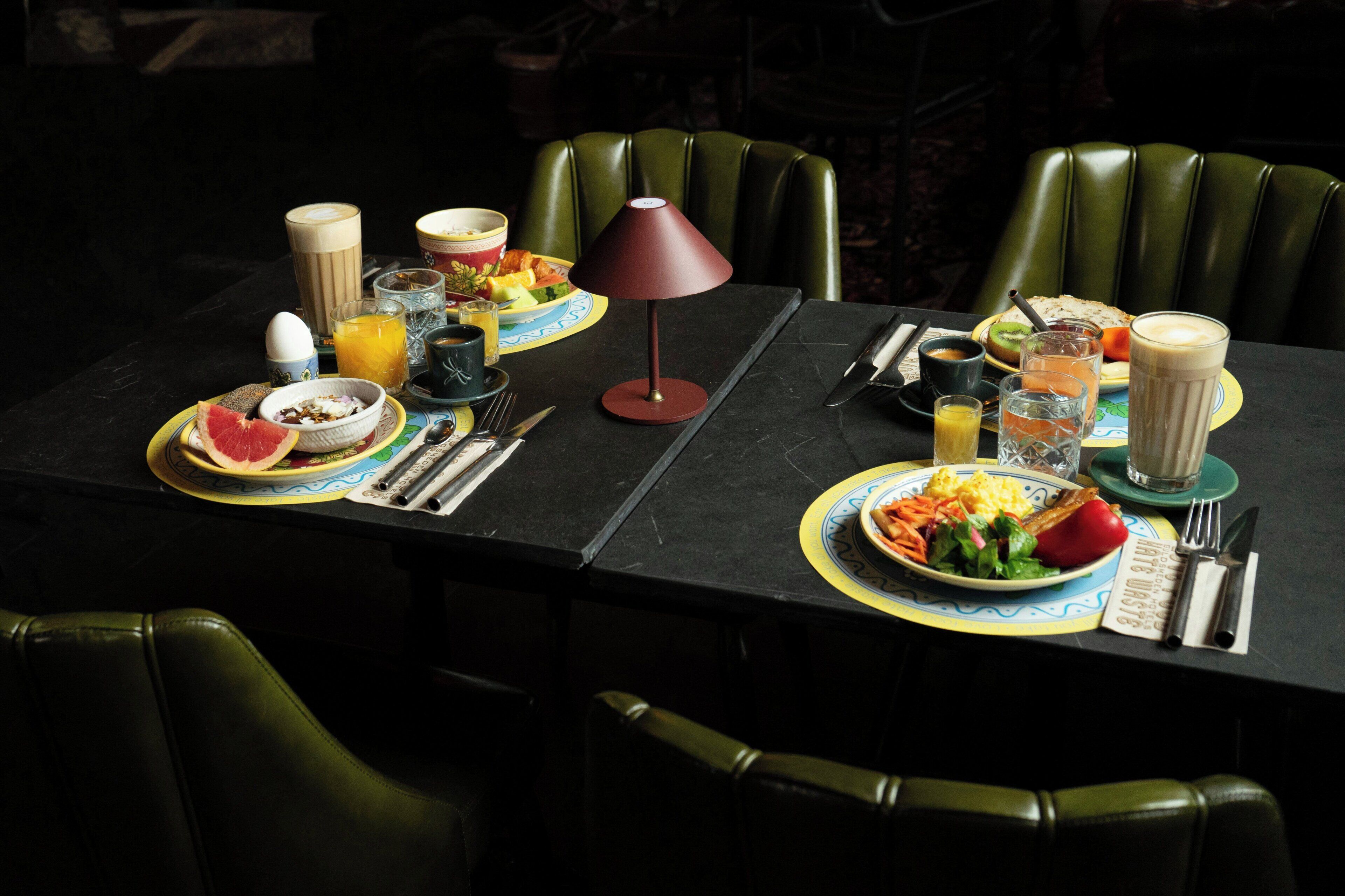 Tägliches Frühstücksbuffet gegen Gebühr