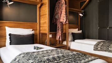 Premium bedding, in-room safe, cots/infant beds, free WiFi
