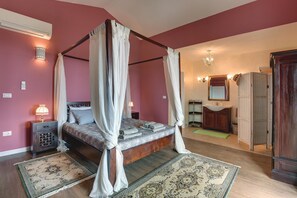 4 quartos, escrivaninha, Wi-Fi de cortesia, roupa de cama
