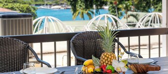 Havsutsikt i hjärtat av Kailua-Kona, 2bd / 2bth, Kona Plaza 201