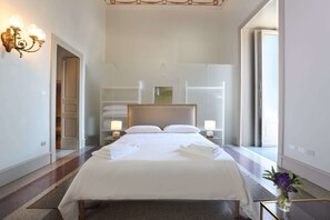 豪華雙人房, 1 張加大雙人床, 三溫暖 | 羽絨被、迷你吧、客房內保險箱、獨特裝潢