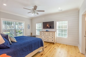 4 bedrooms, iron/ironing board, travel cot, WiFi