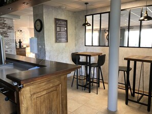 Bar (a l'allotjament)