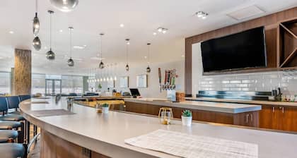 Cambria Hotel Bloomington Mall of America Minneapolis Airport