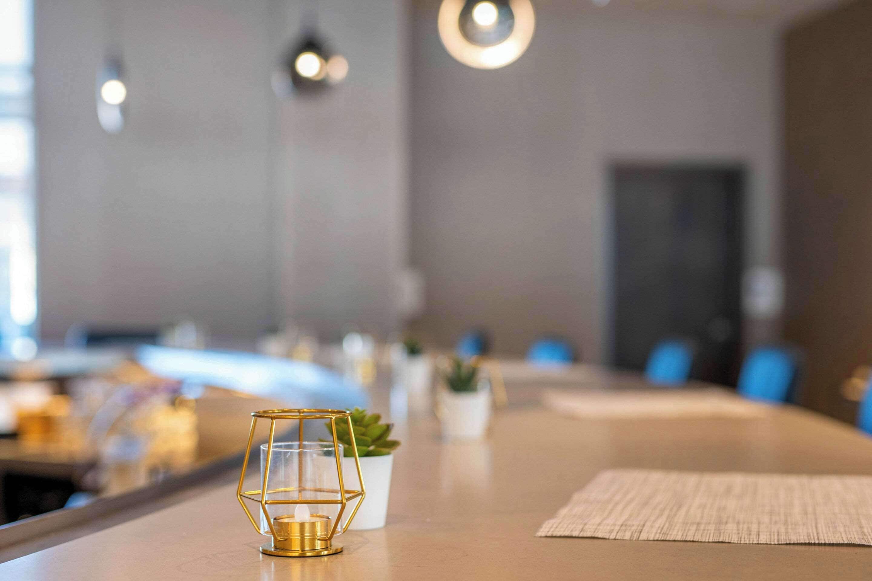 daily cooked-to-order breakfast for a fee