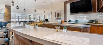 Cambria Hotel Bloomington Mall of America Minneapolis Airport