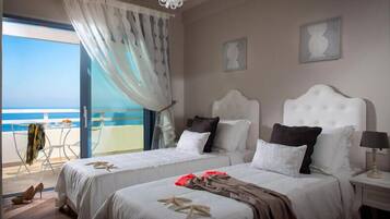 3 bedrooms, in-room safe, desk, blackout curtains