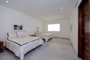 3 soverom, strykejern/-brett, reiseseng for barn og wi-fi