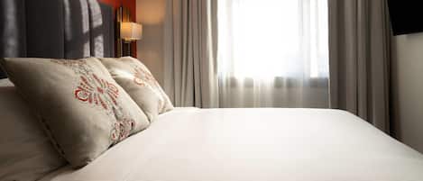 Standard Room, 1 Queen Bed, Non Smoking