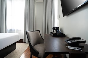 Pillowtop beds, individually decorated, individually furnished