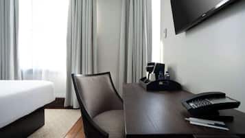 Camas con pillow-top, decoración personalizada y muebles diferentes
