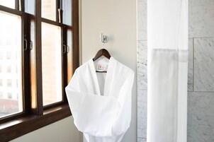 Pillowtop beds, individually decorated, individually furnished