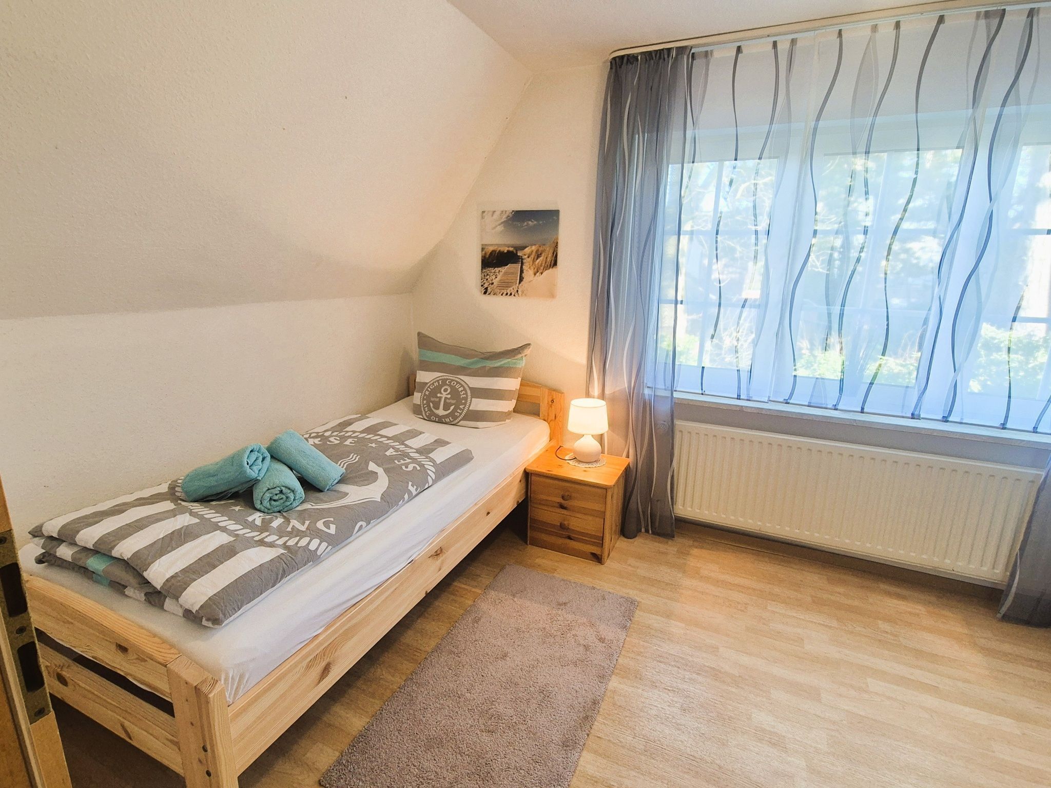 2 habitaciones, tabla de planchar con plancha, cuna de viaje y wifi 