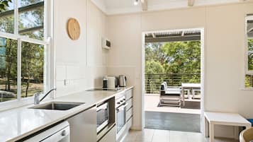 Cottage, 2 Bedrooms | Private kitchen | Full-sized fridge, microwave, oven, stovetop