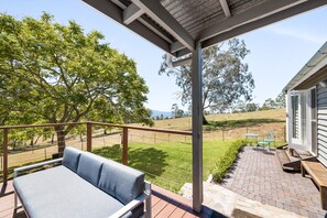 Front of property - Hollow Tree Farm - Peace and Quiet on 30 Acres right in Toowoomba (Mount Lofty)