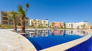2 piscinas externas