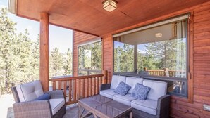 Terrace/patio - Luxurious Home located in Estes Park with Mountain Views - 3201 (Estes Park)