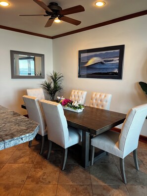 Dining - Cliff Haven at Seaside Point-TOP FLOOR WITH THE BEST VIEWS - 215+ 5 STAR REVIEWS (Seaside)