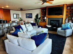 Smart TV, fireplace, DVD player, printers