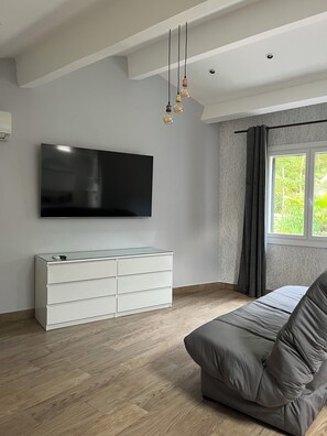 1 Schlafzimmer, Bügeleisen/Bügelbrett, Reisekinderbett, kostenloses WLAN