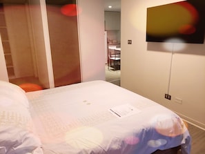 1 habitación, decoración personalizada y muebles diferentes