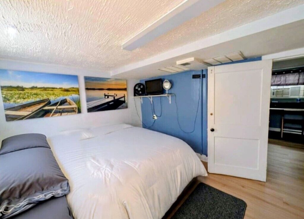 2 bedrooms, desk, iron/ironing board, free WiFi